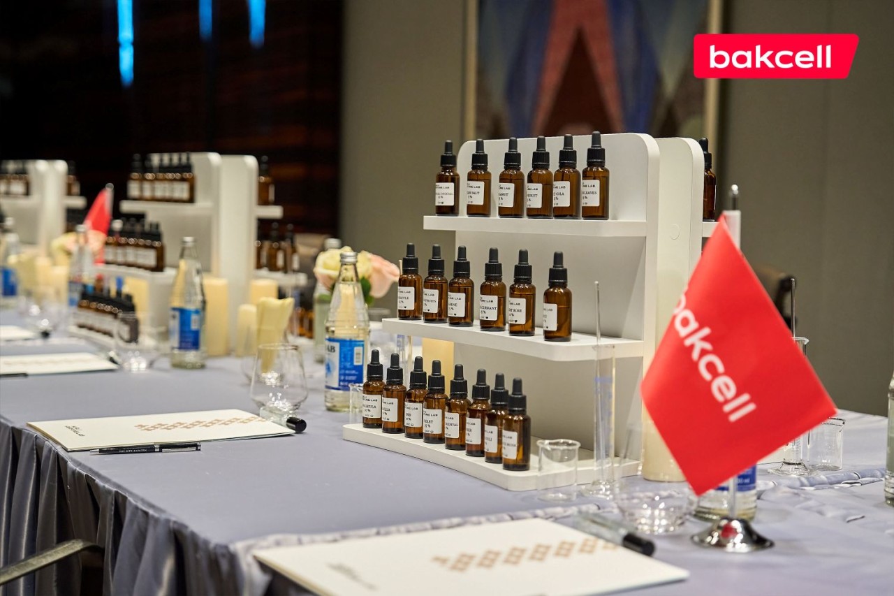 Bakcell 8 Martı xanım jurnalistlərlə birgə qeyd edib - FOTOLAR